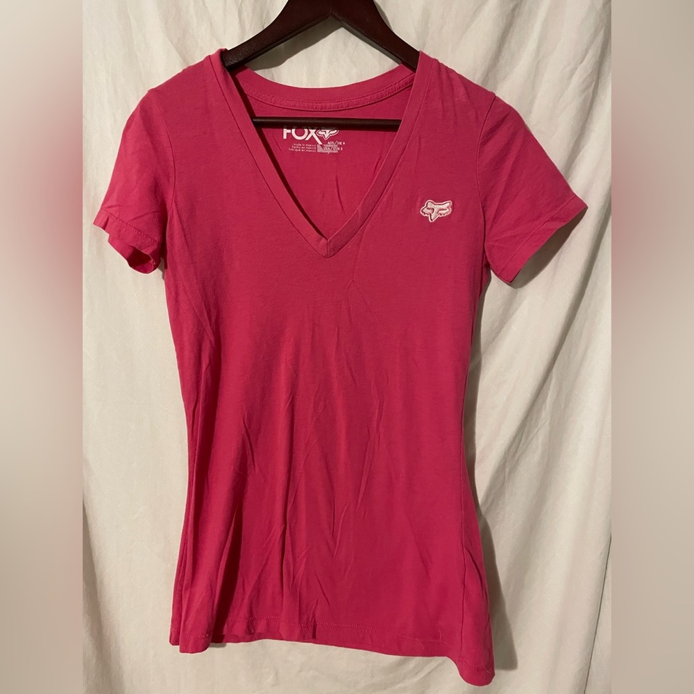 FOX VNECK SIZE SMALL
